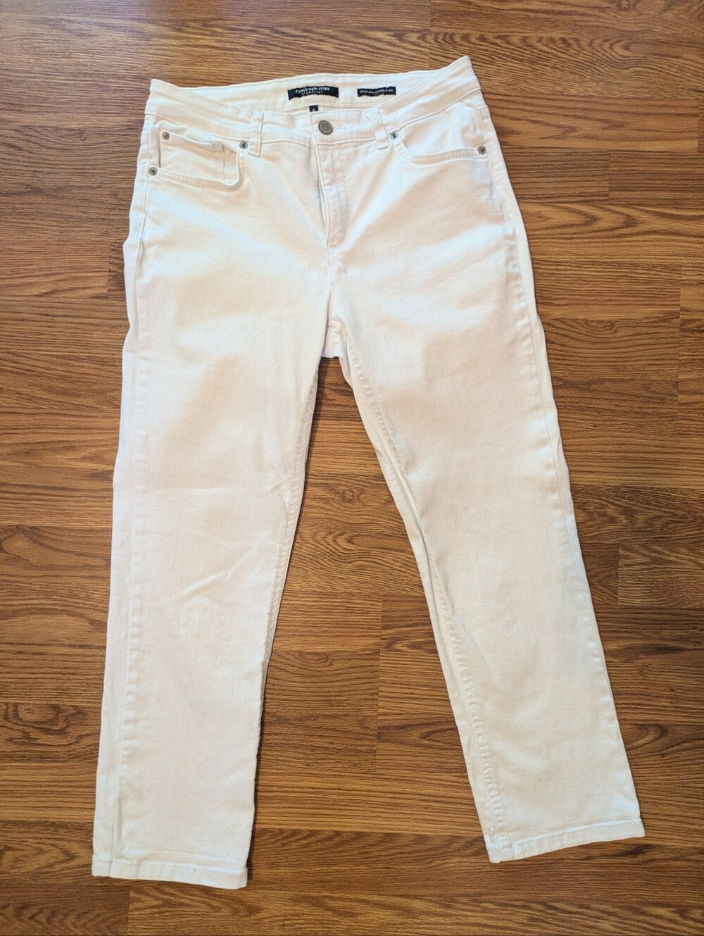 Jones New York Straight Leg White Lexington Cuffed Capri Jeans